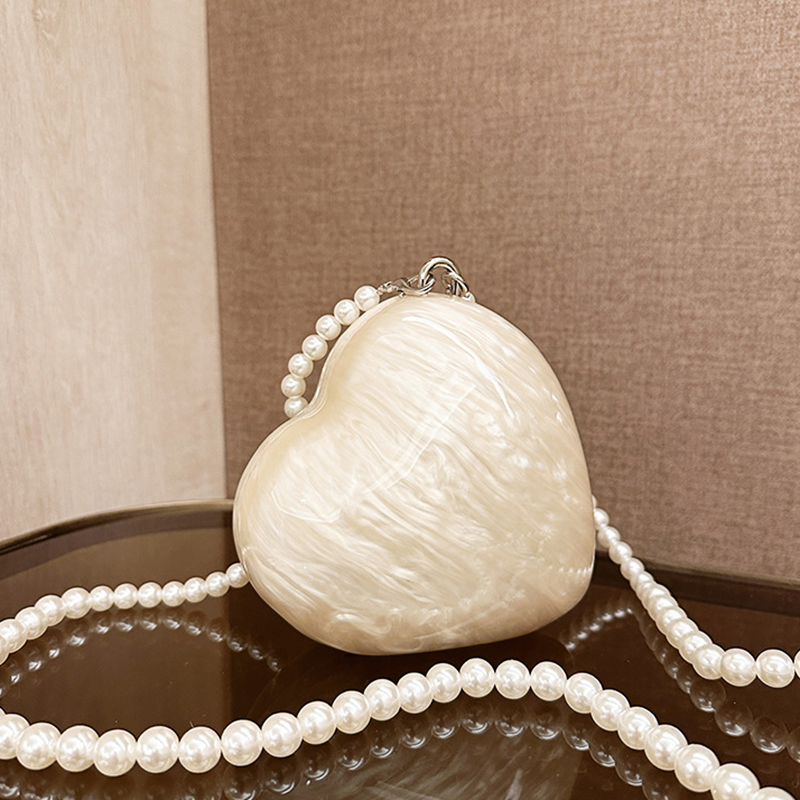 Designer Acrylic Hearts Clutch – Wallet Chain Bag recenzja i cena