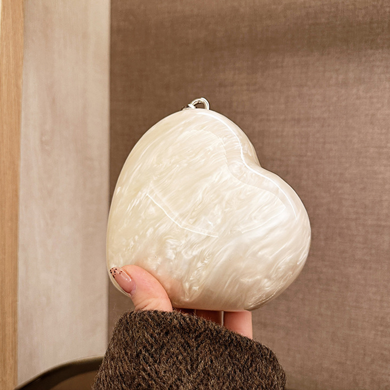 Designer Acrylic Hearts Clutch – Wallet Chain Bag recenzja i cena