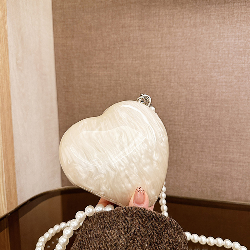 Designer Acrylic Hearts Clutch – Wallet Chain Bag recenzja i cena